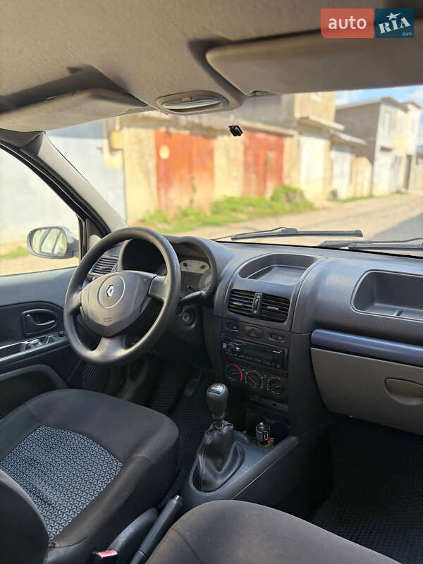 Седан Renault Clio Symbol 2006 в Черновцах