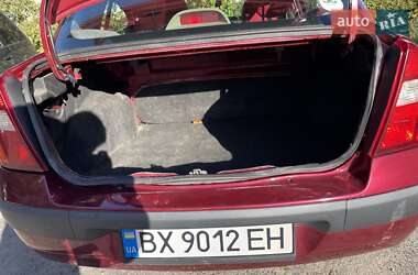 Седан Renault Clio Symbol 2003 в 