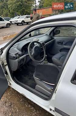 Седан Renault Clio Symbol 2001 в Коломиї