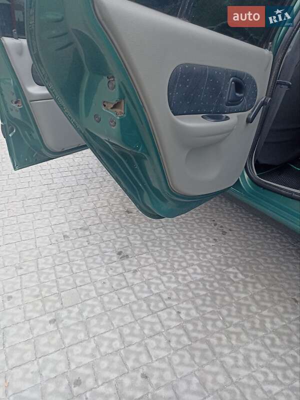 Седан Renault Clio Symbol 2003 в Полтаве