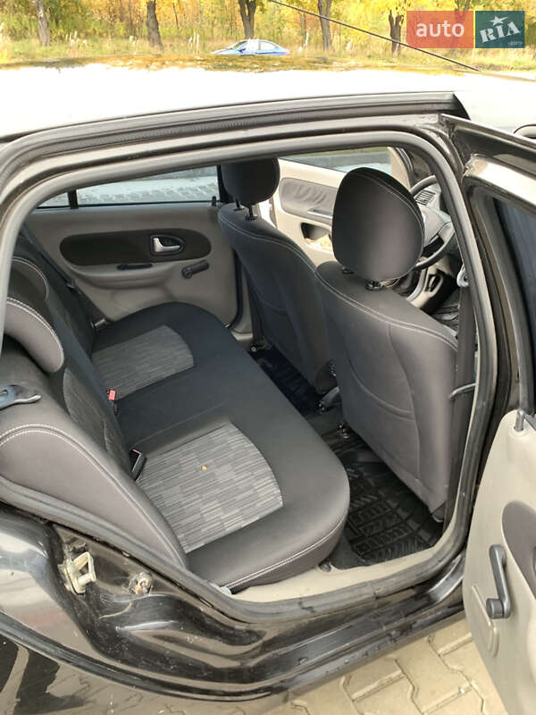 Седан Renault Clio Symbol 2008 в Ровно