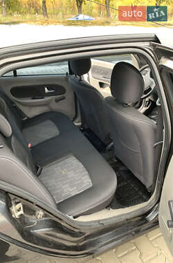 Седан Renault Clio Symbol 2008 в  фото 14 Седан Renault Clio Symbol 2008 в