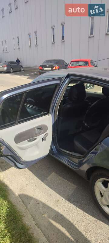 Седан Renault Clio Symbol 2006 в Львове