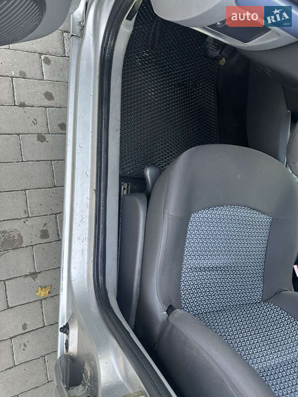 Седан Renault Clio Symbol 2006 в Черновцах фото 38 Седан Renault Clio Symbol 2006 в Черновцах