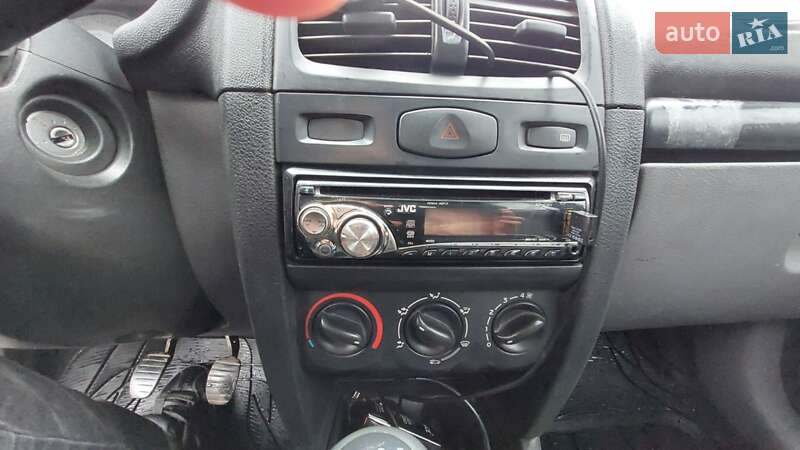 Седан Renault Clio Symbol 2007 в Києві