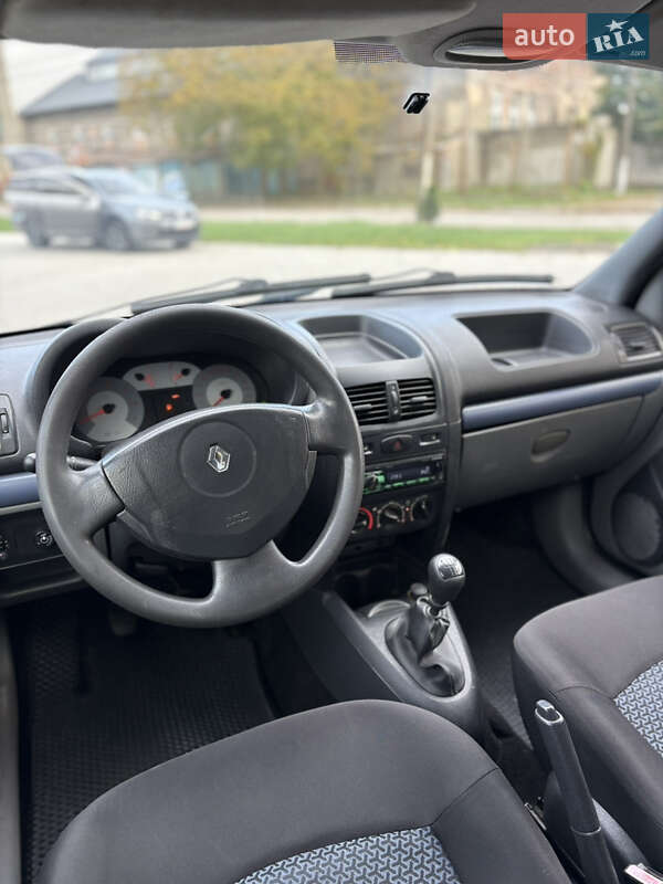 Седан Renault Clio Symbol 2006 в Черновцах