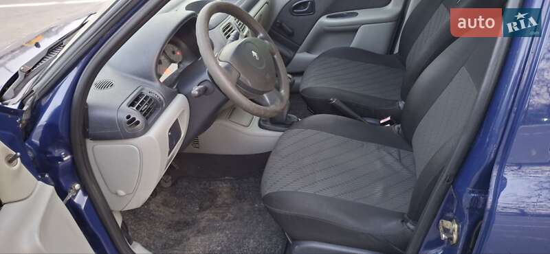 Седан Renault Clio Symbol 2004 в Одессе