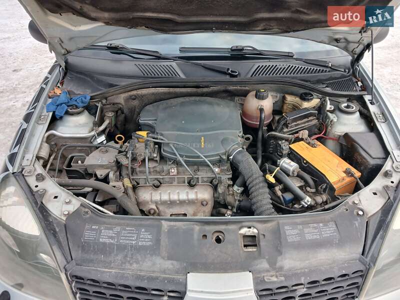 Седан Renault Clio Symbol 2003 в Хмельницком
