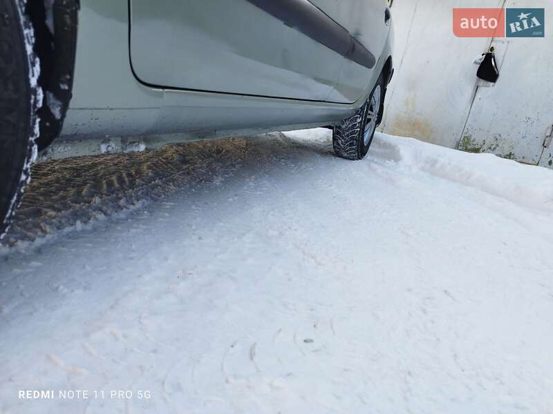 Седан Renault Clio Symbol 2006 в Києві фото 5 Седан Renault Clio Symbol 2006 в Києві