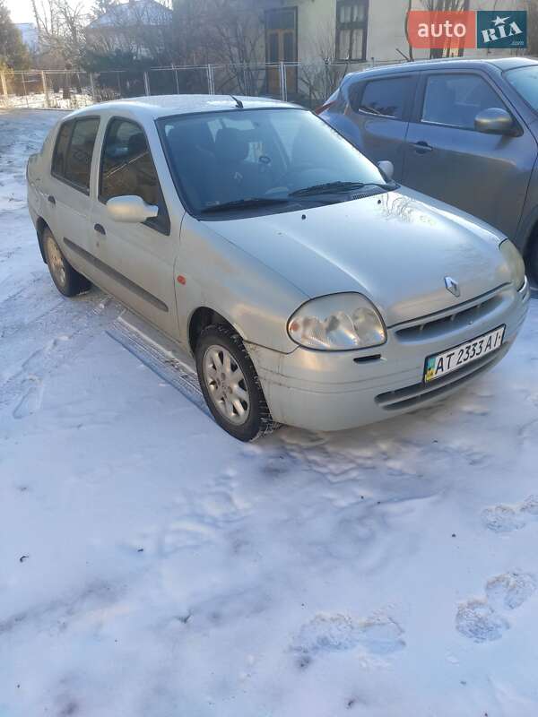 Renault Clio Symbol 2001