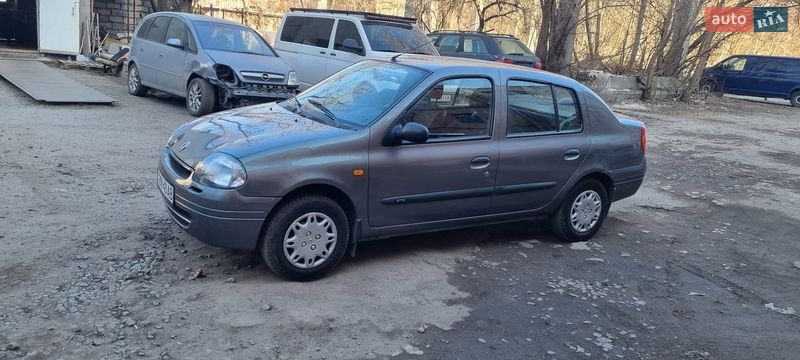 Седан Renault Clio Symbol 2001 в Днепре