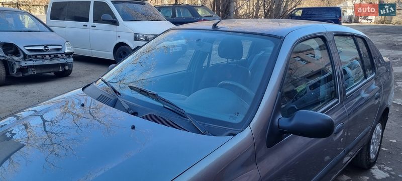 Седан Renault Clio Symbol 2001 в Днепре