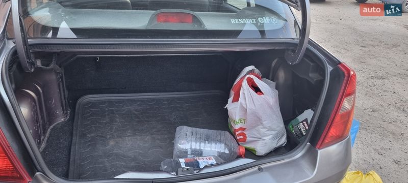 Седан Renault Clio Symbol 2001 в Днепре