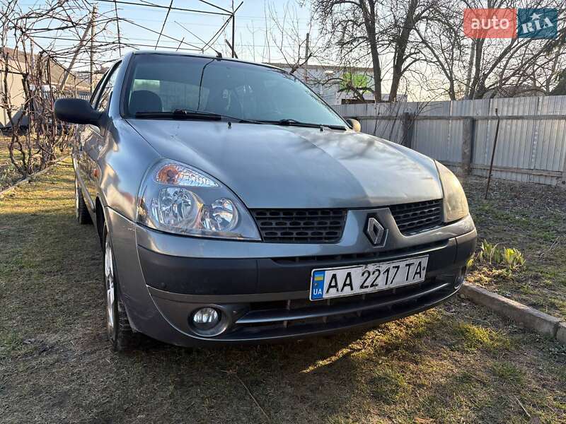 Renault Clio Symbol 2003