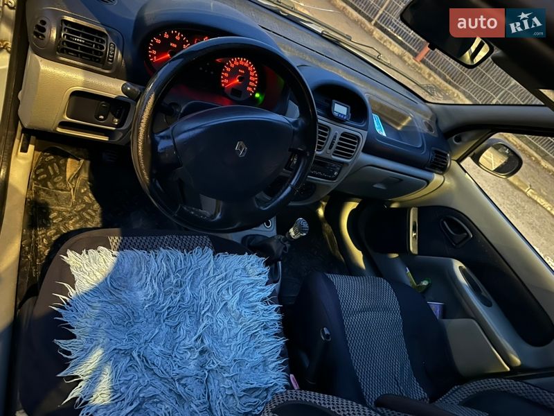 Седан Renault Clio Symbol 2004 в Івано-Франківську