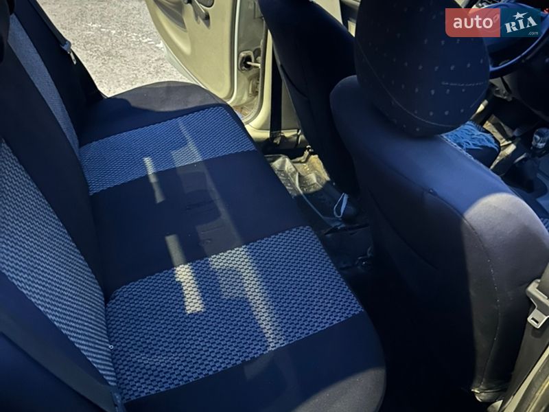 Седан Renault Clio Symbol 2004 в Івано-Франківську