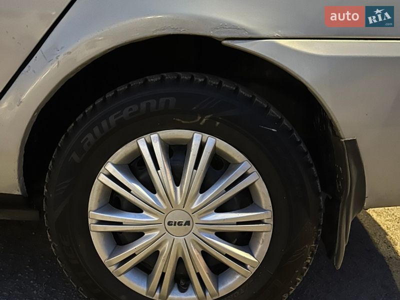 Седан Renault Clio Symbol 2004 в Івано-Франківську