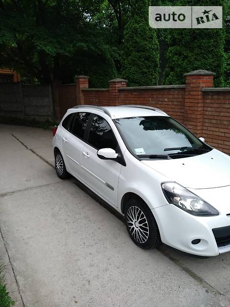 Renault Clio 2012 року
