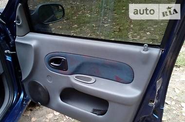 Седан Renault Clio 2001 в Днепре