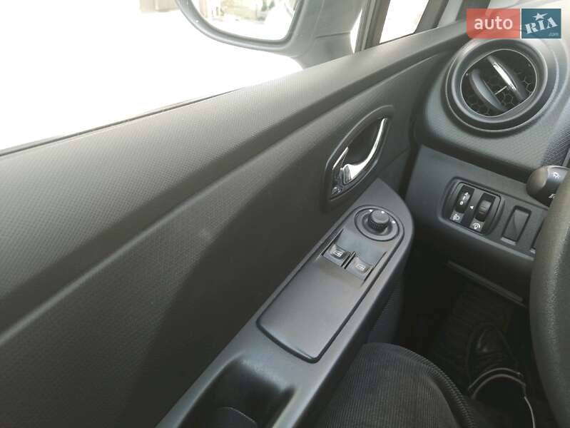 Хэтчбек Renault Clio 2013 в Одессе фото 9 Хэтчбек Renault Clio 2013 в Одессе