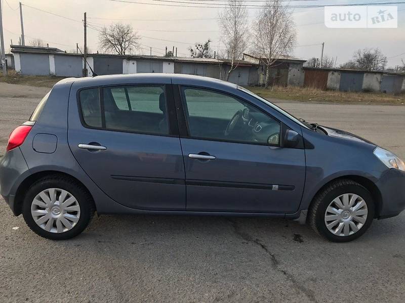 Хетчбек Renault Clio 2011 в Звягелі фото 8 Хетчбек Renault Clio 2011 в Звягелі