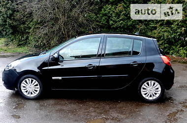 Хетчбек Renault Clio 2012 в 