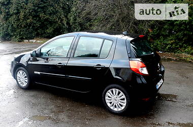 Хетчбек Renault Clio 2012 в 