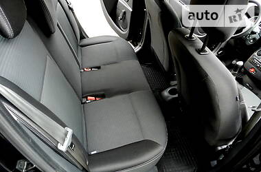 Хетчбек Renault Clio 2012 в 