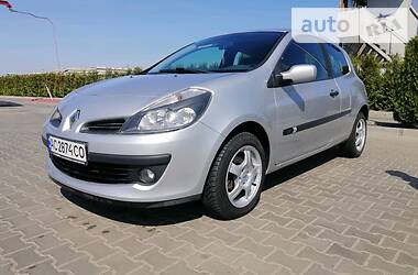 Хетчбек Renault Clio 2006 в 