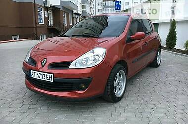 Хетчбек Renault Clio 2006 в 