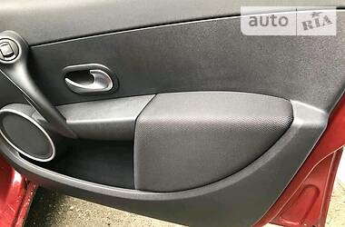 Хетчбек Renault Clio 2006 в 