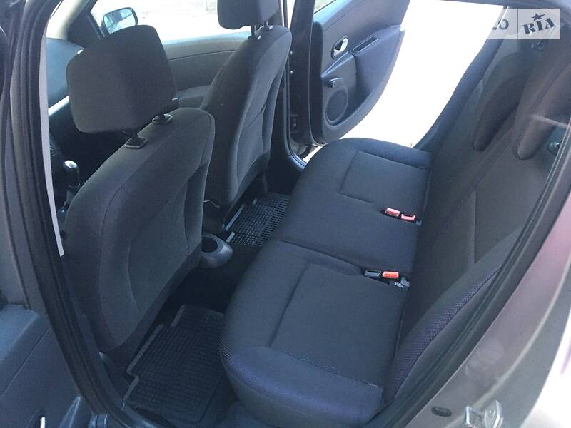 Хетчбек Renault Clio 2009 в Івано-Франківську