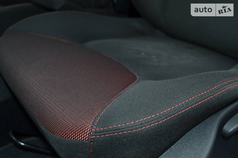 Хетчбек Renault Clio 2017 в Рівному фото 22 Хетчбек Renault Clio 2017 в Рівному