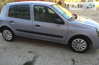 Хэтчбек Renault Clio 2004 в Тячеве