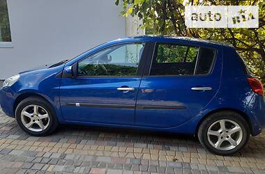 Хэтчбек Renault Clio 2011 в Львове