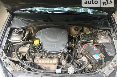 Седан Renault Clio 2003 в 