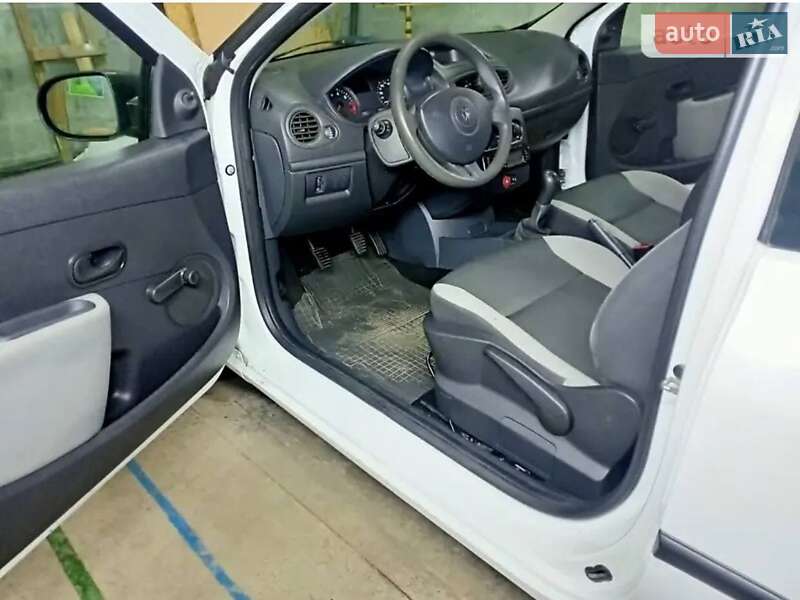 Хэтчбек Renault Clio 2010 в Кривом Роге