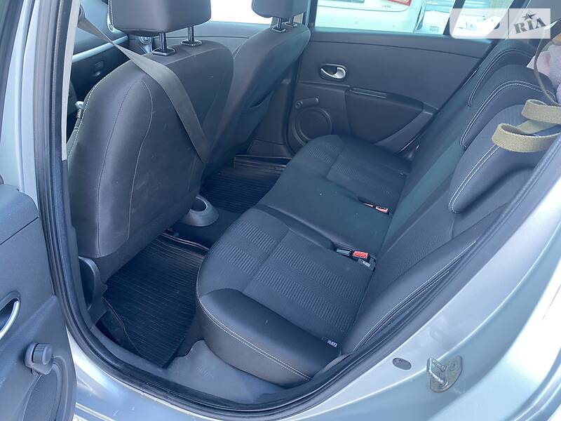 Хэтчбек Renault Clio 2010 в Ровно фото 6 Хэтчбек Renault Clio 2010 в Ровно