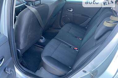 Хэтчбек Renault Clio 2010 в 