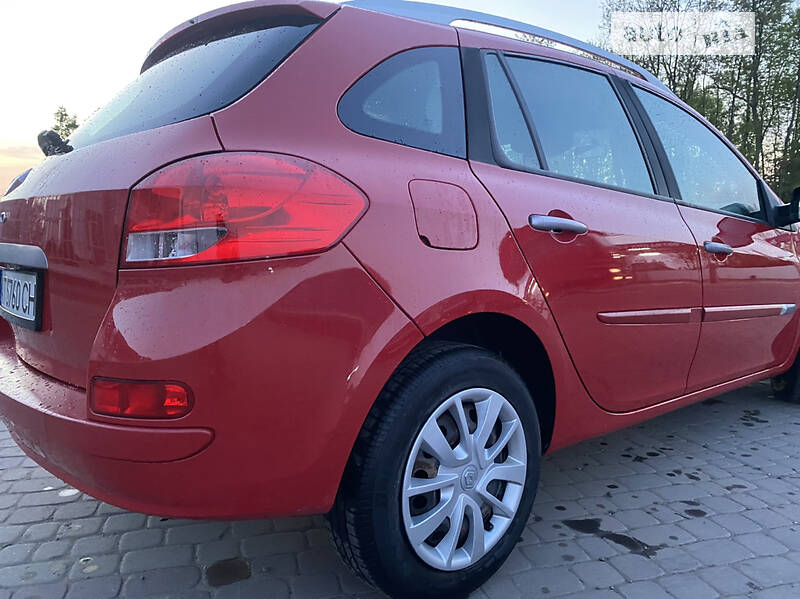 Универсал Renault Clio 2010 в Ивано-Франковске