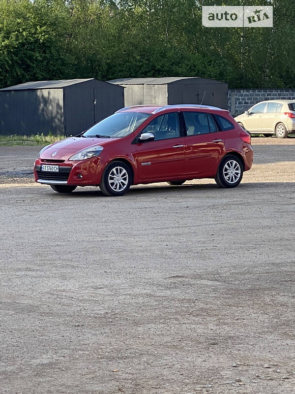 Универсал Renault Clio 2010 в Ивано-Франковске