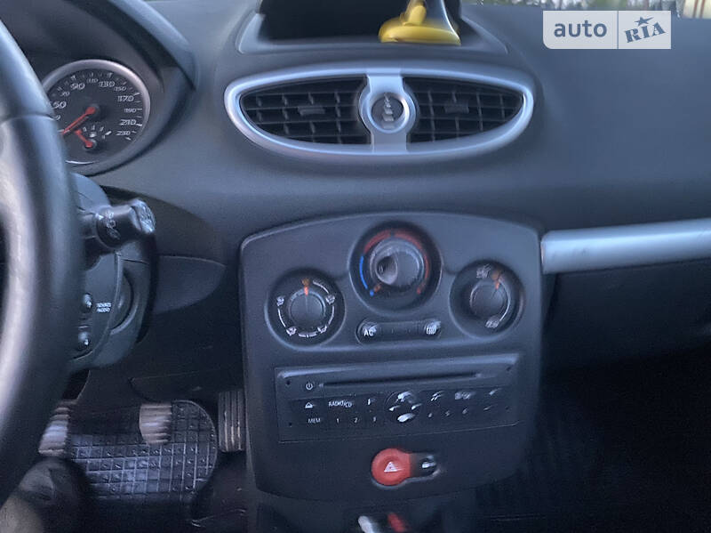 Универсал Renault Clio 2010 в Ивано-Франковске
