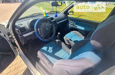 Хэтчбек Renault Clio 2003 в 