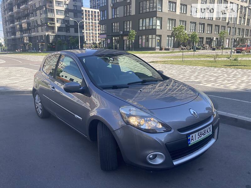 Хэтчбек Renault Clio 2009 в Киеве