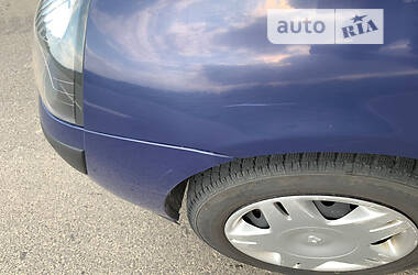 Хэтчбек Renault Clio 2002 в 