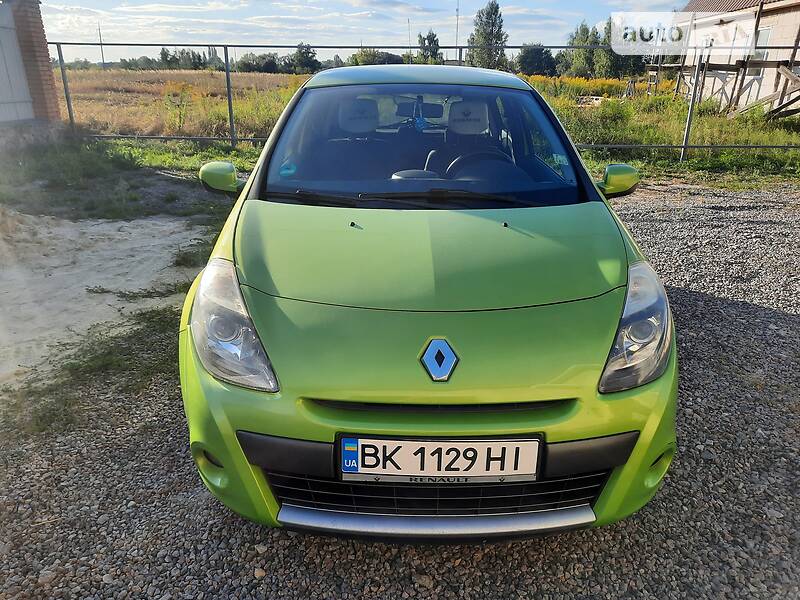 Хэтчбек Renault Clio 2009 в Олевске