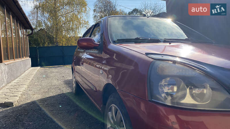 Седан Renault Clio 2007 в Николаеве