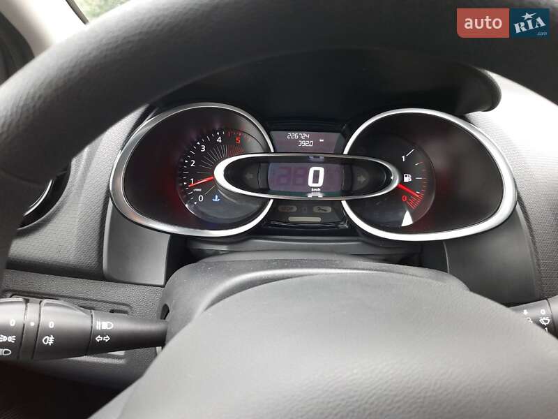 Универсал Renault Clio 2016 в Згуровке