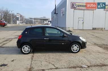 Хэтчбек Renault Clio 2007 в Черновцах