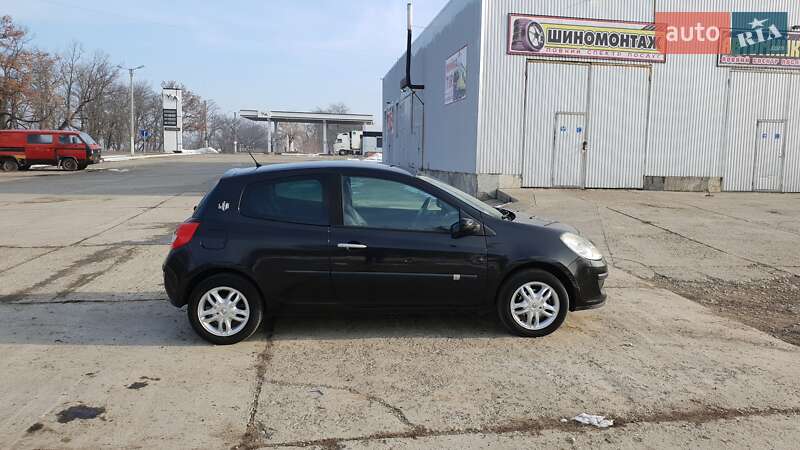 Хэтчбек Renault Clio 2007 в Черновцах